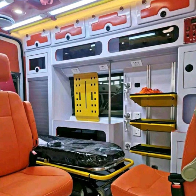 大荔长途救护车护送病人租赁价格